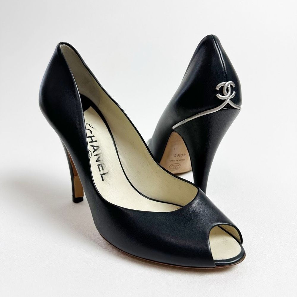 CHANEL Black Peep Toe Pumps 40.5 US 10 CC Logo Heels Vintage Classic